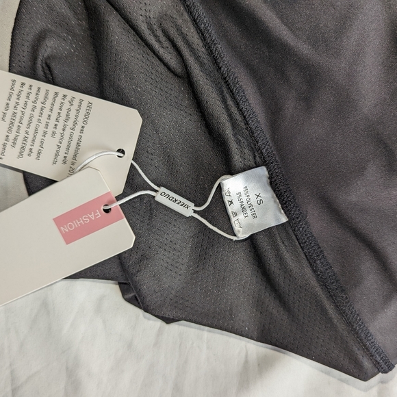 Xieerduo workout shorts with back zipper pocket. Sz XS - Picture 4 of 5